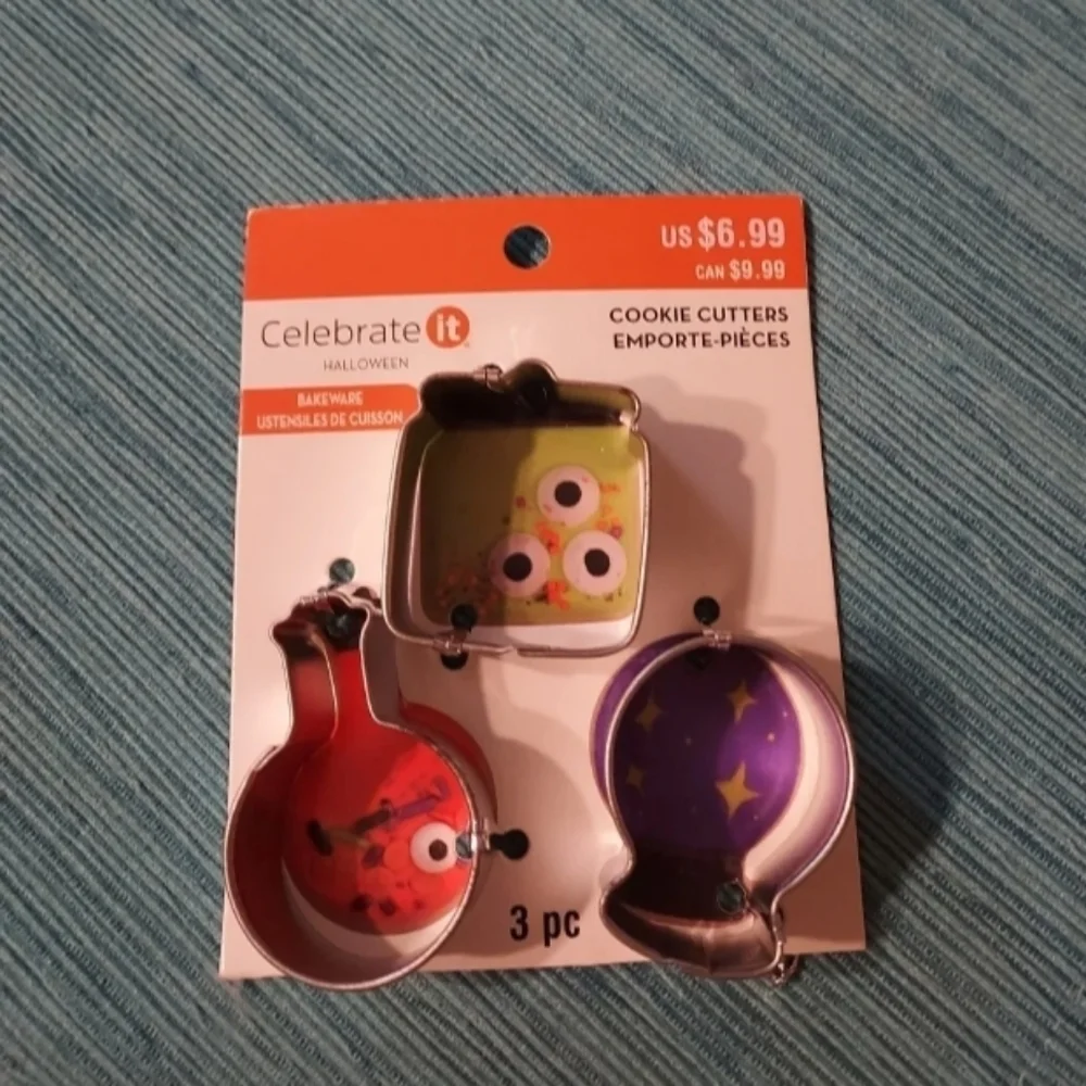 CELEBRATE it -Halloween Mini Cookie Cutters - New - Metal
